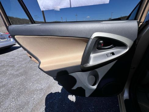 Used 2011 Toyota RAV4 4WD w/ Base L4 Extra Value Pkg image 18