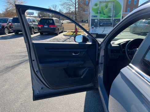 Used 2023 Honda CR-V Sport image 24