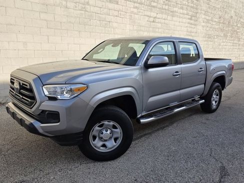 Used 2018 Toyota Tacoma SR image 1