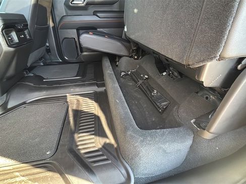 Used 2024 GMC Sierra 1500 AT4 w/ Technology Package image 28