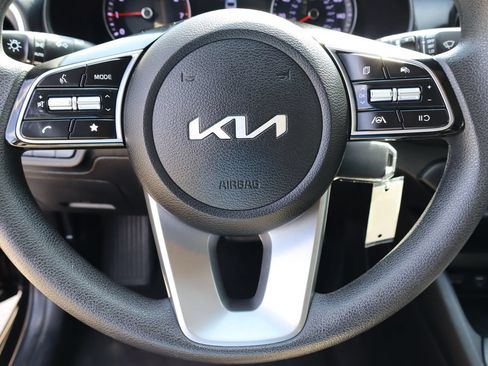 Used 2023 Kia Forte LXS FWD image 11