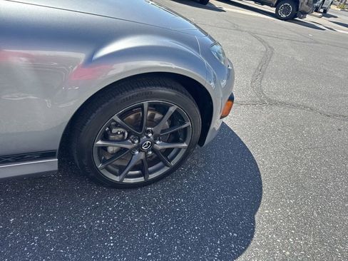 Used 2015 MAZDA MX-5 Miata Club RWD image 16
