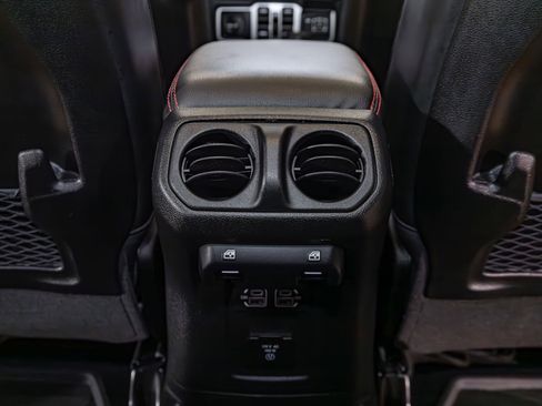 Used 2025 Jeep Wrangler Unlimited Rubicon AWD/4WD image 23