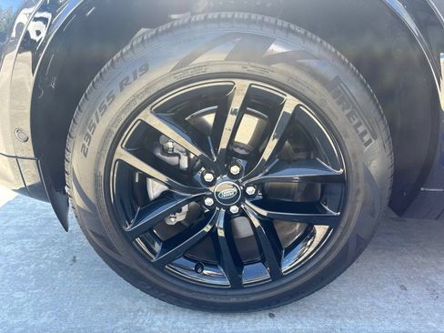 Certified 2025 Land Rover Discovery Sport Dynamic SE AWD/4WD image 5