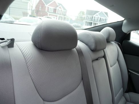 Used 2013 Hyundai Elantra GLS image 22