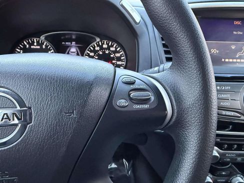 Used 2020 Nissan Pathfinder S image 27