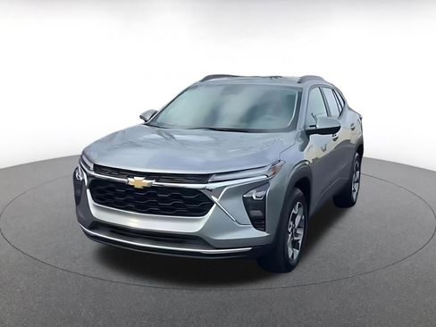 Used 2025 Chevrolet Trax LT image 4