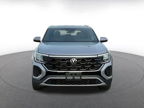 Used 2025 Volkswagen Atlas Cross Sport SE image 4