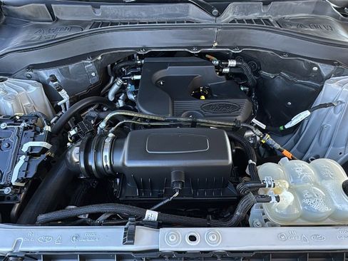 Certified 2020 Ford Explorer XLT w/ Equipment Group 202A image 25