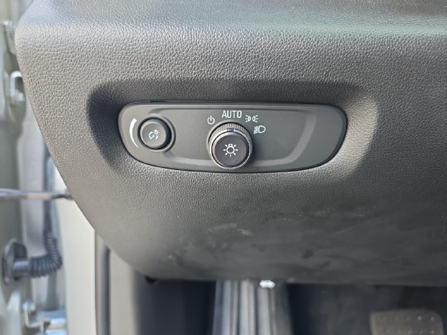 Certified 2022 Chevrolet Traverse LT FWD image 22