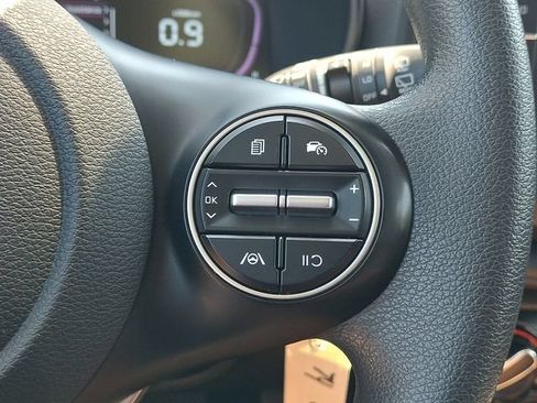 Certified 2025 Kia Soul LX w/ LX Technology Package FWD image 21