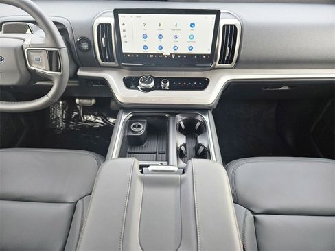 New 2026 Ford Expedition Active image 10