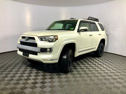 Used 2018 Toyota 4Runner Limited image 11