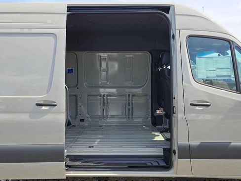 Used 2026 Mercedes-Benz Sprinter 2500 image 13