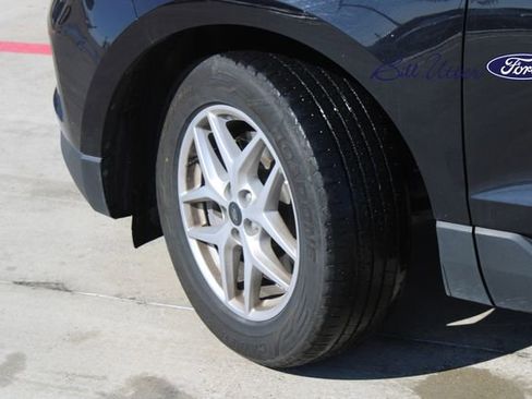 Used 2024 Ford Edge SEL image 9