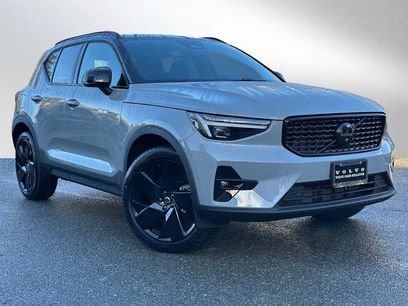 New 2026 Volvo XC40 B5 Ultra w/ Climate Package