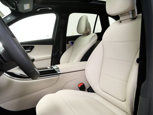 New 2026 Mercedes-Benz GLC 300 4MATIC image 8