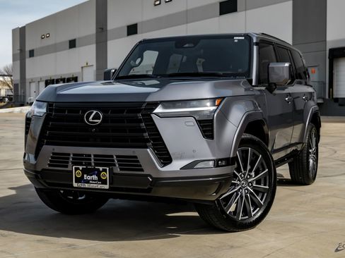 Used 2025 Lexus GX 550 w/ Accessory Package (Z1) image 3