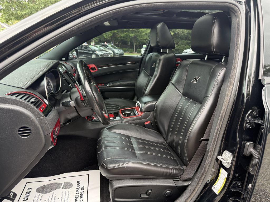 Used 2022 Chrysler 300 S RWD image 8