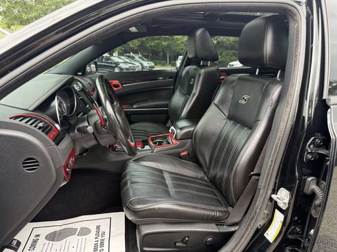 Used 2022 Chrysler 300 S RWD image 8