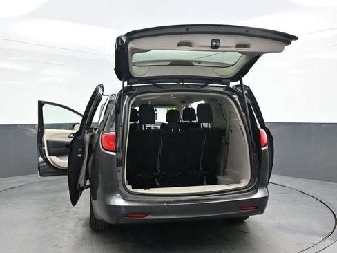 Used 2023 Chrysler Voyager LX image 43