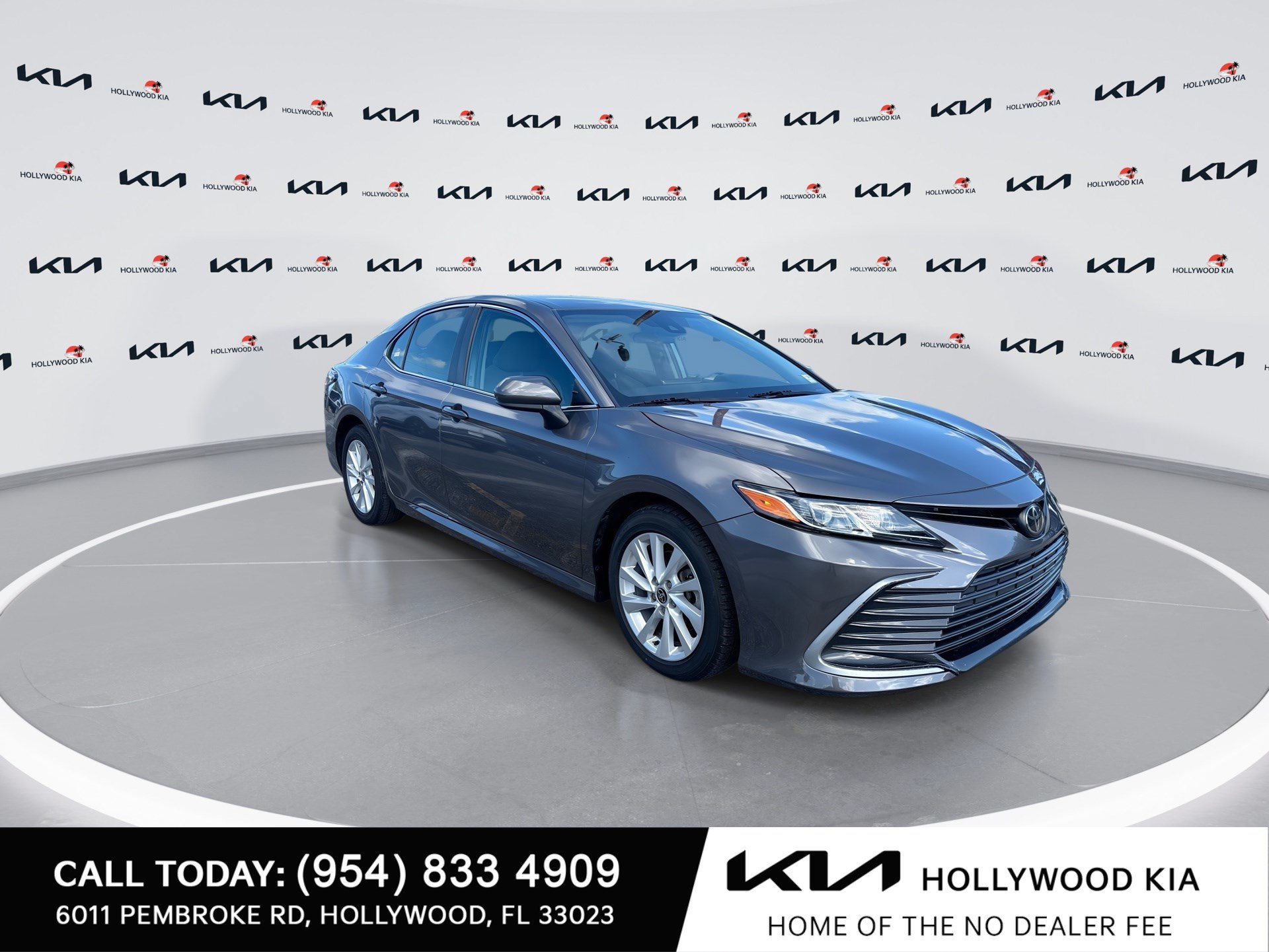 Used 2022 Toyota Camry LE FWD image 2