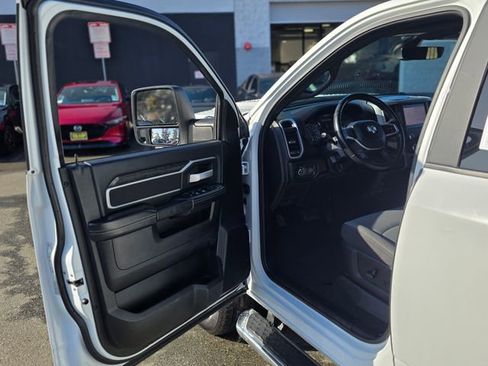 Used 2024 RAM 2500 Big Horn AWD/4WD image 37