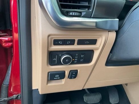Used 2021 Ford F150 Lariat w/ Equipment Group 502A High AWD/4WD image 10