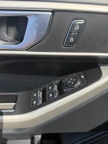 Used 2021 Ford Explorer XLT w/ Equipment Group 202A AWD/4WD image 16