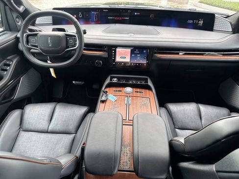 New 2025 Lincoln Navigator Black Label image 25