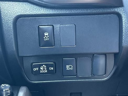 Used 2022 Toyota Tacoma SR5 w/ Technology Package AWD/4WD image 25