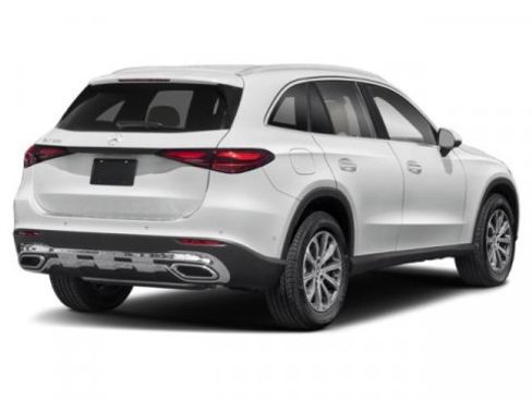 Used 2023 Mercedes-Benz GLC 300 4MATIC image 2