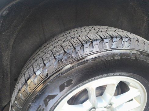 Used 2019 Jeep Grand Cherokee Laredo image 9