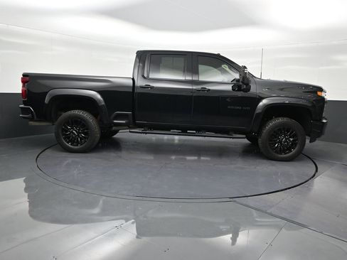 Used 2022 Chevrolet Silverado 2500 High Country w/ Z71 Off-Road Package image 7