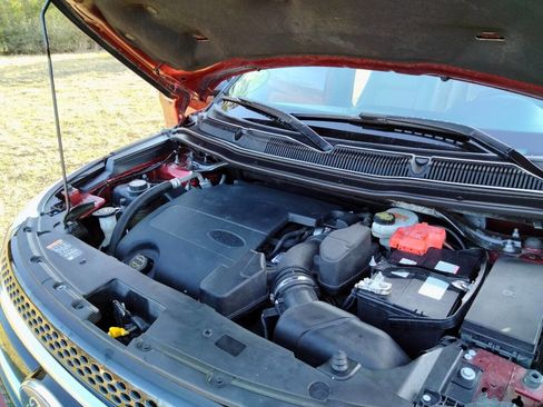 Used 2015 Ford Explorer XLT w/ Equipment Group 202A image 27