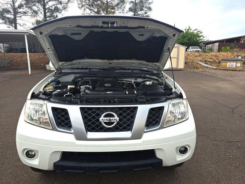 Used 2018 Nissan Frontier PRO-4X AWD/4WD image 11