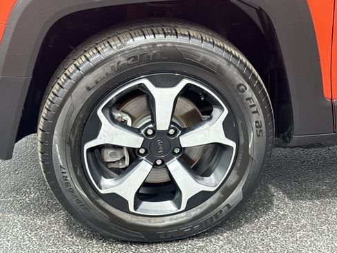 Used 2020 Jeep Renegade Trailhawk AWD/4WD image 14