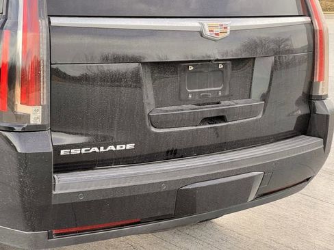 Used 2015 Cadillac Escalade Premium image 6