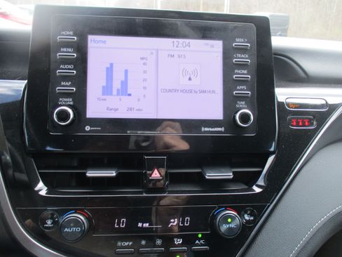 Used 2023 Toyota Camry SE w/ Convenience Package FWD image 16