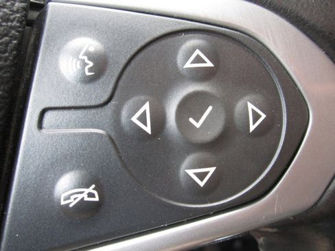 Used 2020 Chevrolet Colorado LT w/ Safety Package image 17