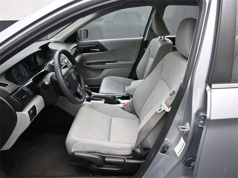 Used 2016 Honda Accord LX image 13