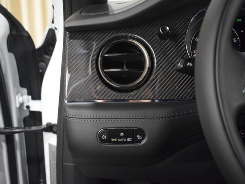 New 2026 Bentley Bentayga Extended Wheelbase AWD/4WD image 30