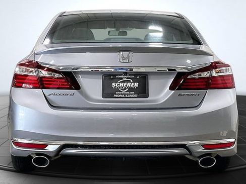 Used 2017 Honda Accord Sport image 4