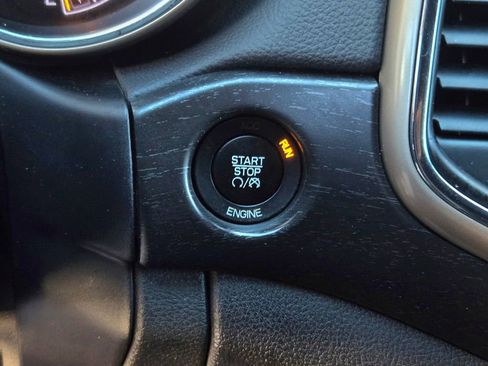 Used 2015 Jeep Grand Cherokee Altitude image 23