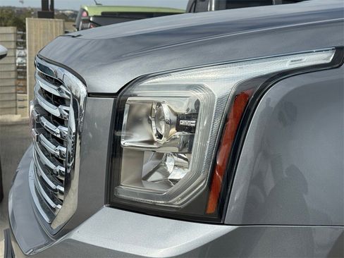 Used 2018 GMC Yukon SLE w/ SLE Value Package image 6