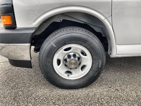 New 2025 Chevrolet Express 2500 Work Van image 17