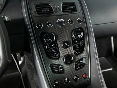 Used 2015 Aston Martin Vanquish RWD image 26