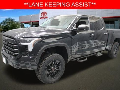 Used 2022 Toyota Tundra SR5 AWD/4WD image 6