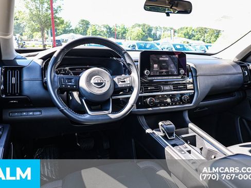 Used 2025 Nissan Pathfinder SV FWD image 30