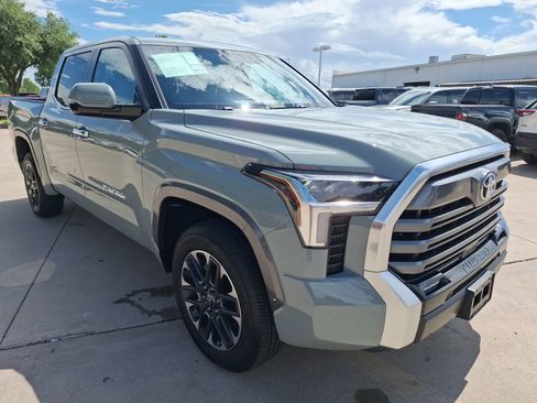 Used 2026 Toyota Tundra Limited AWD/4WD image 8